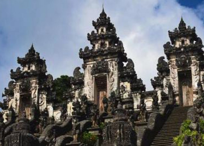 Pura Lempuyang: Tempat Wisata yang Penuh Akan Sejarah di Bali