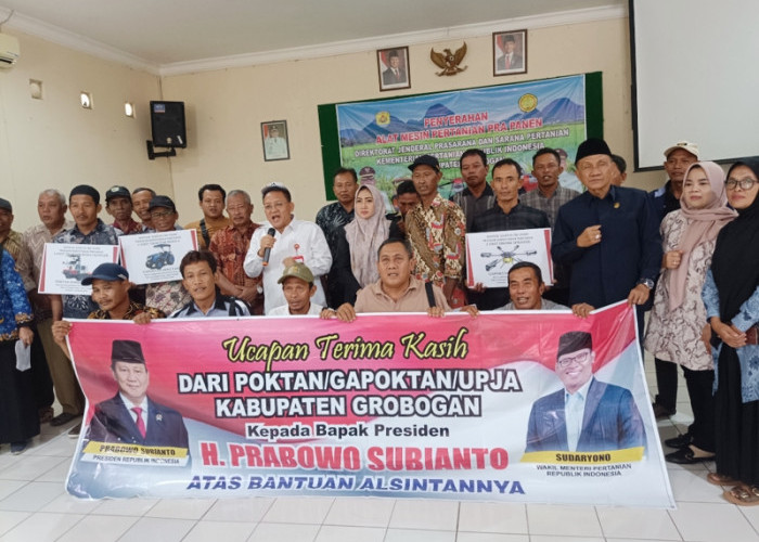 Wabup Sugeng Serahkan Bantuan Alsintan dari Kementan kepada Petani Grobogan