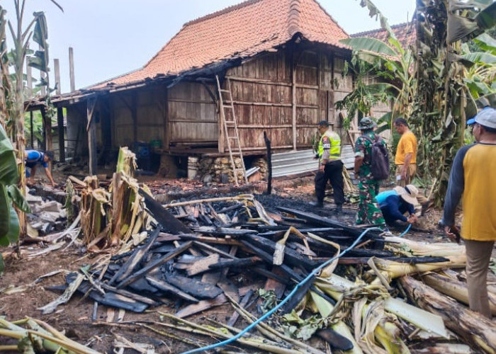Bagian Belakang Rumah Joglo di Grobogan Ludes Terbakar, Diduga Lupa Matikan Bakaran Sampah