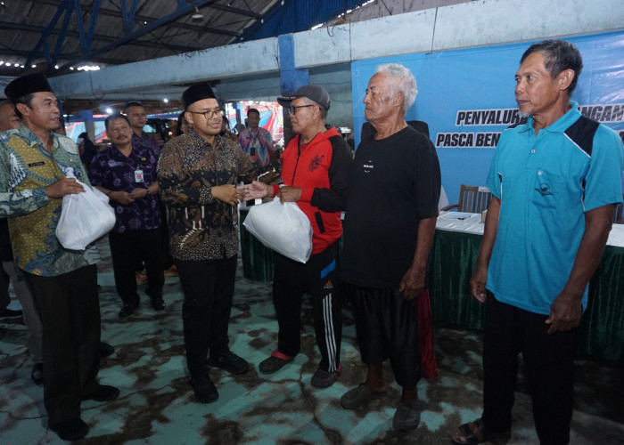 Nelayan Batang Tak Bisa Melaut, Bupati Salurkan Cadangan Pangan hingga Bahas PPN