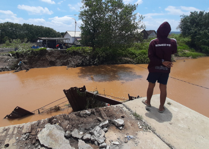 Ratusan Warga Mangkang Wetan Terisolasi, DPRD Semarang Minta Jembatan Darurat Segera Dibangun