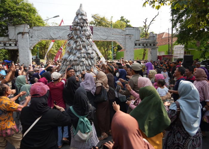 Kementrian KKP Akui Gunungan Ikan Terjadi se-Indonesia Baru di Sragen