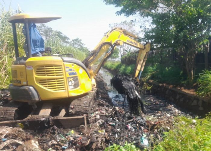 DPU Kota Semarang Keruk 33 Sungai, Genuk dan Kaligawe Jadi Perhatian Antisipasi Banjir