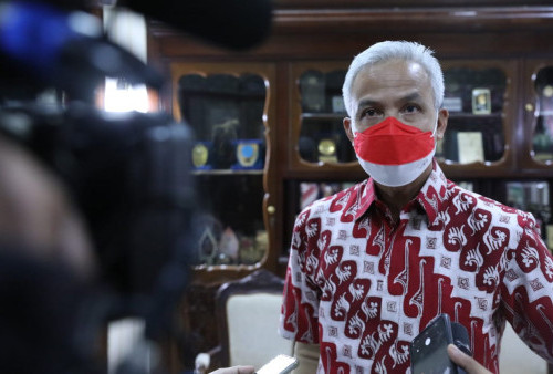 Ganjar  Dukung Imbauan Jokowi Gunakan Masker saat di Luar Ruangan 
