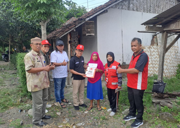 Banjir Terjang Rangimulya, PMI Kabupaten Tegal Turun Tangan Salurkan Bantuan