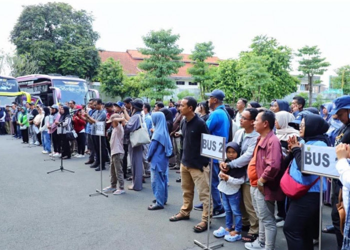 Ratusan Warga Kudus Serbu Kota Perantauan Menumpang Bus Gratis