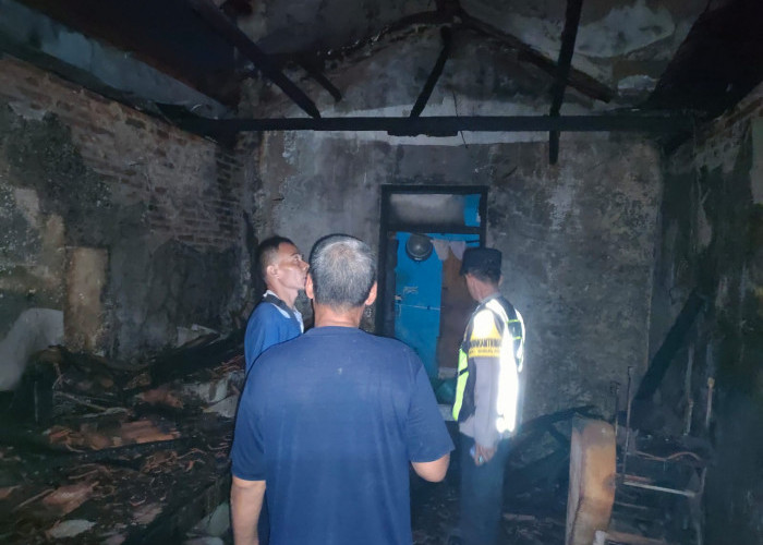 Api Melalap Rumah Warga Yosorejo Siwalan, Polisi Duga Berasal dari Ledakan Kompor Gas