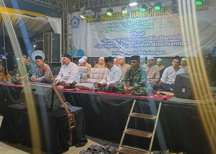 Haul Majelis Taklim Darul Khoirot Pekalongan, KH Fahrudin Peringatkan Bahaya Berita Bohong