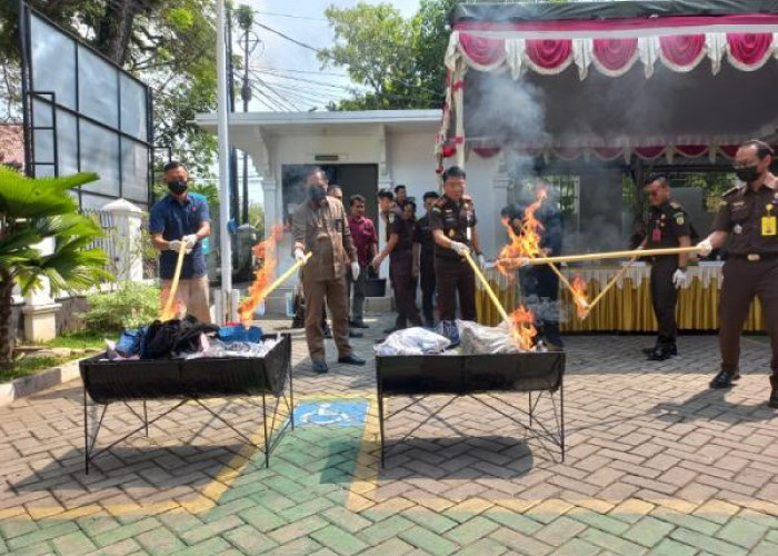 Kejari Kabupaten Grobogan Musnahkan Barang Bukti dari 25 Perkara, diantaranya Sabu dan Ganja