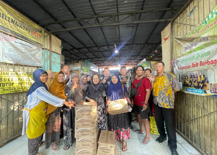 Pemkab Tegal dan Bulog Gencarkan Operasi Pasar Minyak Goreng Rakyat  