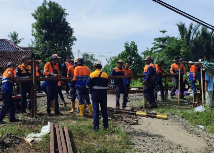 Perlintasan Kereta Api Siwalan Ditutup Usai Makan Korban