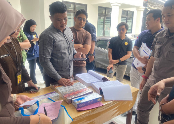 Kejari Kabupaten Tegal Terima Limpahan Tersangka dan Barang Bukti Rokok Ilegal