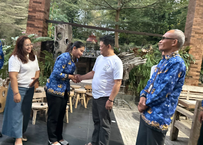 Sampaikan Permohonan Maaf,Managemen RS dr Soebarkat Salatiga Kawal Dita Temui Mantan Ketua DPRD Teddy Sulistyo