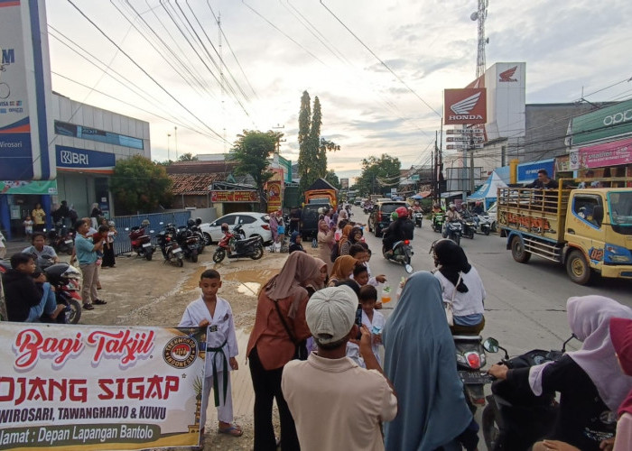 Melatih Gemar Bersedekah, Dojang Sigap Taekwondo Wirosari-Grobogan Berbagi Takjil 350 Cup