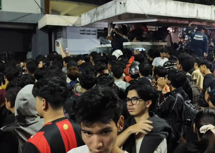 Viral Dugaan Pelecehan Verbal Mahasiswi UNNES, Terduga Pelaku Dikepung Ribuan Mahasiswa di GSG