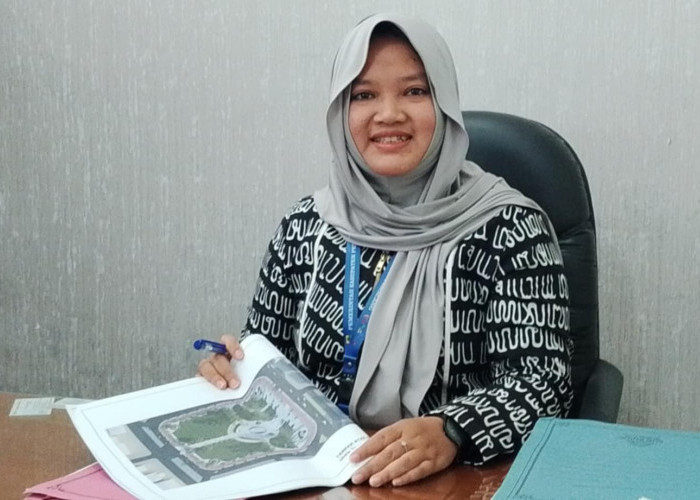 Disperkim Kabupaten Pemalang Bersihkan dan Rapikan Alun-alun 