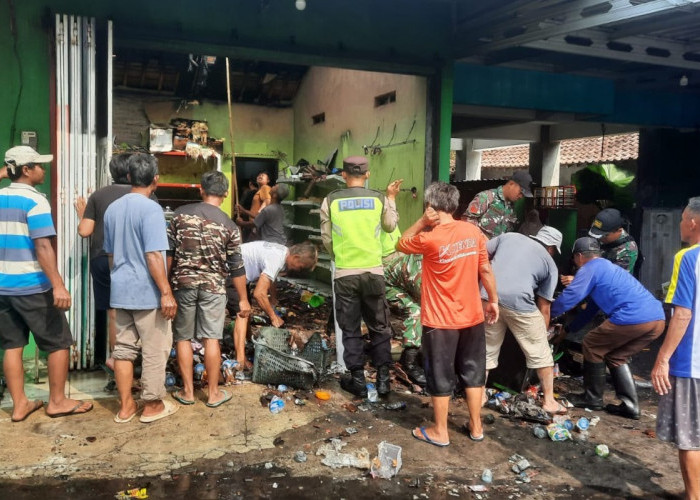 Uap Pertalite Tersambar Api Lilin, Toko Kelontong di Muntilan Hangus Terbakar