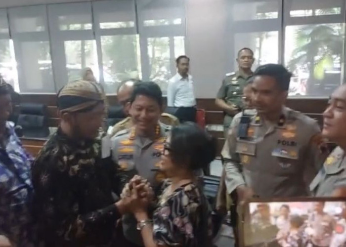 Menjelang Peresmian Songgobuwono, Dua Kubu Keraton Solo Kompak Hadiri Rapat Forkopimda