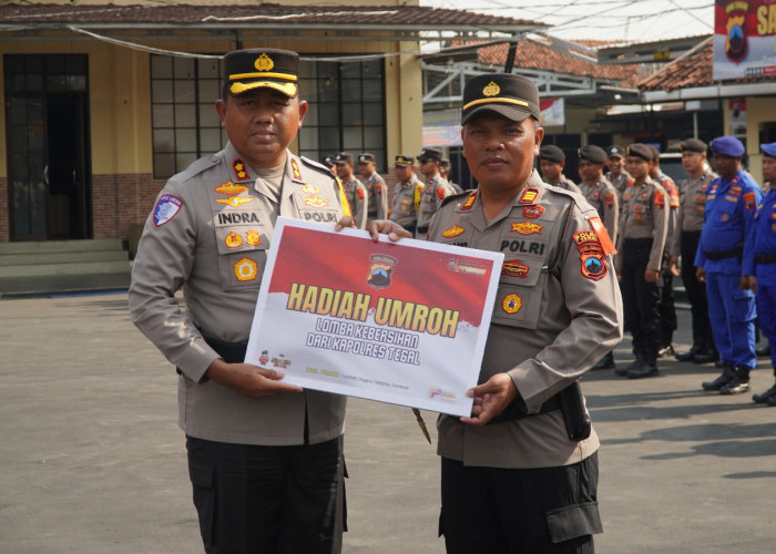 Apresiasi Polsek Slawi, Kapolres Tegal Berikan Hadiah Umrah 