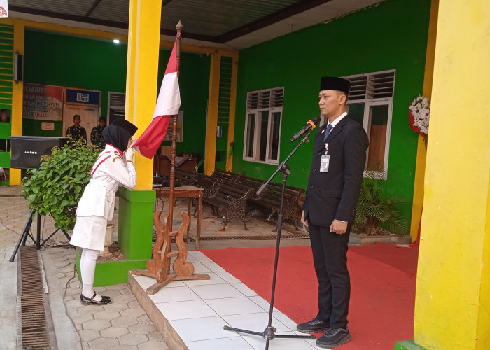 Haru Paskibraka Gringsing Batang, Satu per Satu Cium Merah Putih Jelang HUT ke 81 RI