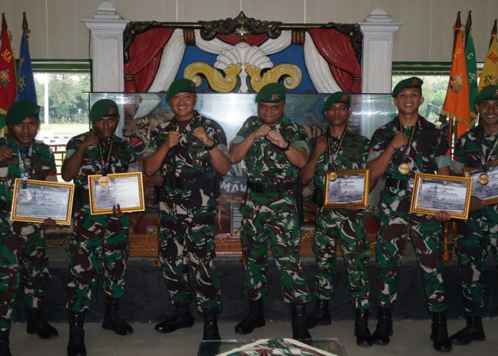 Raih Empat Emas, Yonif 407 Padmakusuma Dulang Prestasi di Arena Kick Boxing Regional