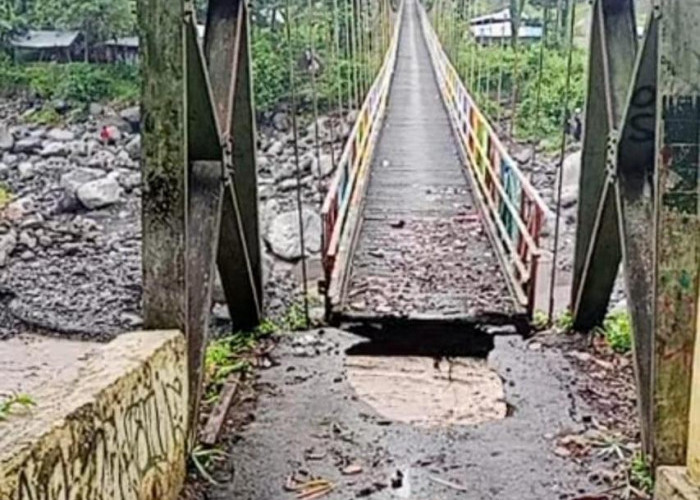 DPRD Desak Perbaikan Jembatan Gantung Sangkanjaya Tegal, Akses Warga Lumpuh Total