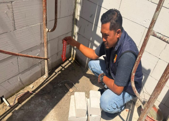 Seorang Buruh Bangunan di Kradenan Tewas, Diduga Tersengat Listrik Saat Menaiki Scaffolding