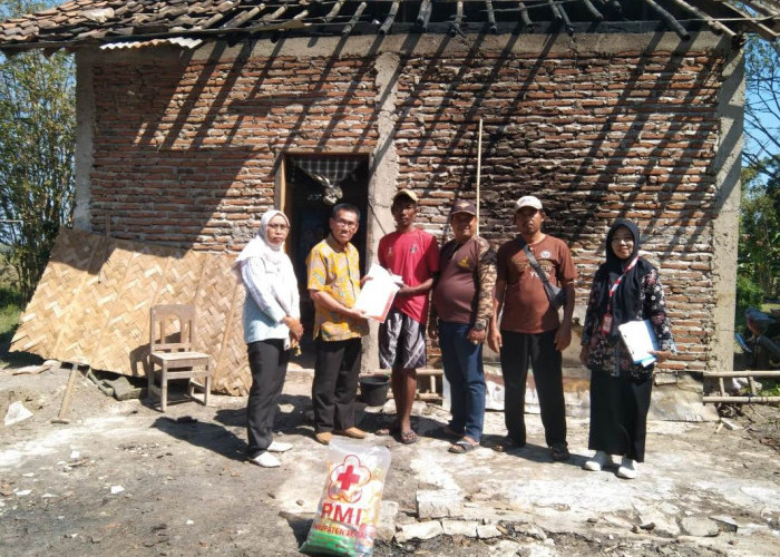 Tiga Rumah di Tegal Kebakaran, PMI Gercep Beri Bantuan