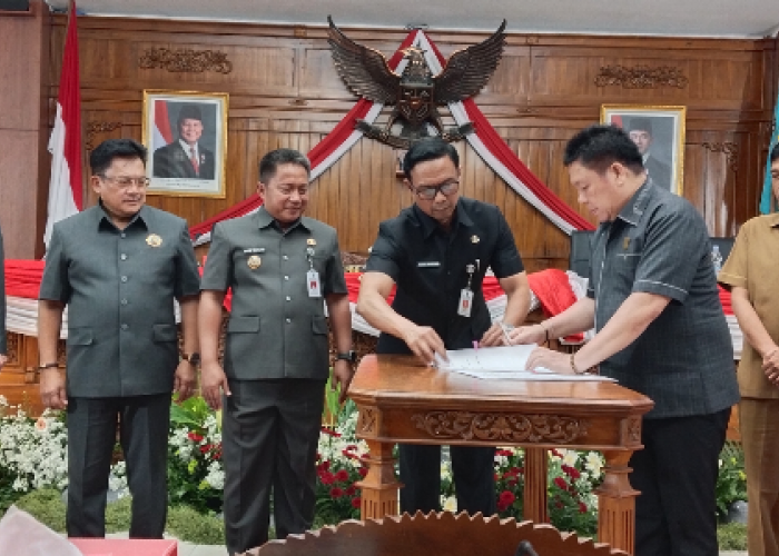 Dihadiri 21 Anggota DPRD Salatiga, Ketua DPRD Dance Umumkan Robby-Nina Milik Rakyat Salatiga