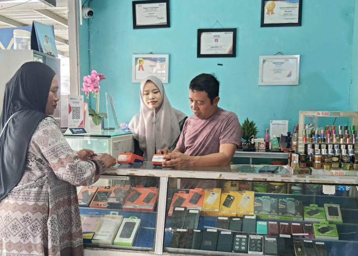 Hadirkan Inklusi Keuangan, BRILink Agen Ijay Dekatkan Bansos ke 2.000 Penerima Manfaat di Desa Jelapat Batola 