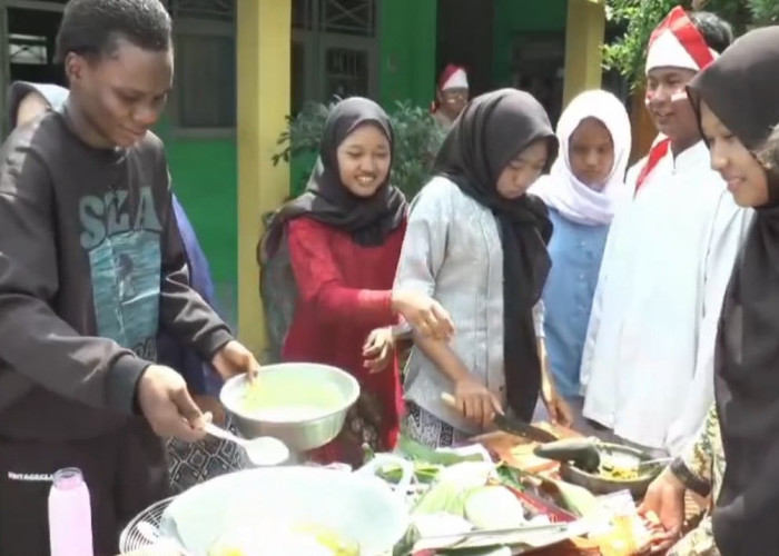 Pelajar Asing Ikut Lomba Memasak Tempe Mendoan di Cilacap, Kenalkan Kuliner Lokal ke Mancanegara