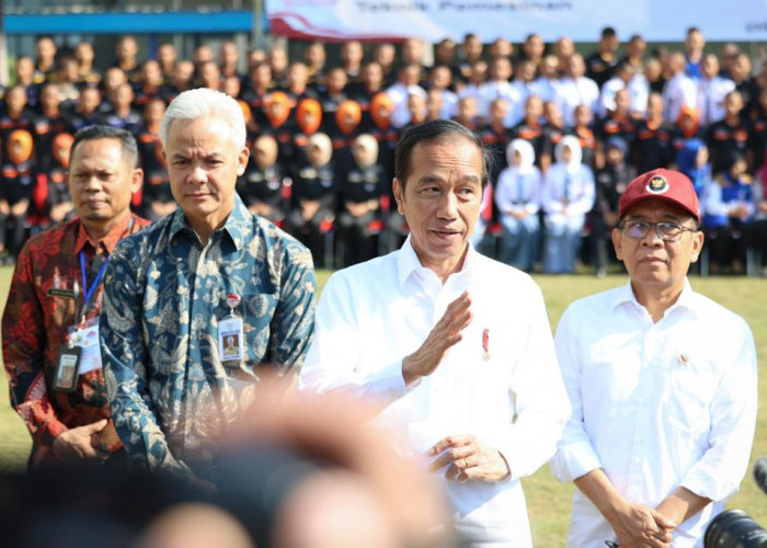 Kagum dengan Sekolah Gratis Rintisan Ganjar, Jokowi: akan Diterapkan Nasional