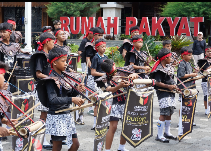 Menjadi Pelaksana ‘Expo Sesarengan Ngawasi’, Kota Salatiga Gelar Parade Drumblek 