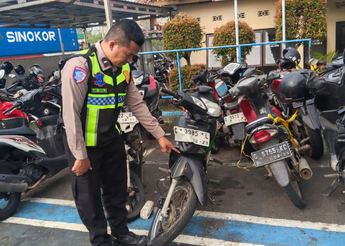 Adu Banteng Honda Kharisma vs Suzuki Satria FU di Batang, 1 Tewas