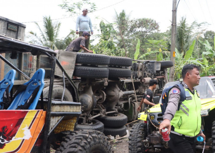 11 Tewas dalam Kecelakaan Truk dan Kopada di Purworejo