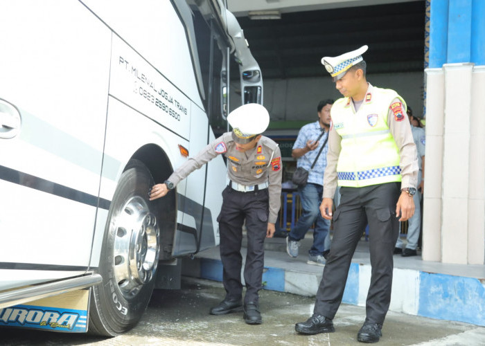 Ramp Check Angkutan Lebaran, Satlantas Polres Klaten Temukan Satu Bus Gunakan Lampu Strobo