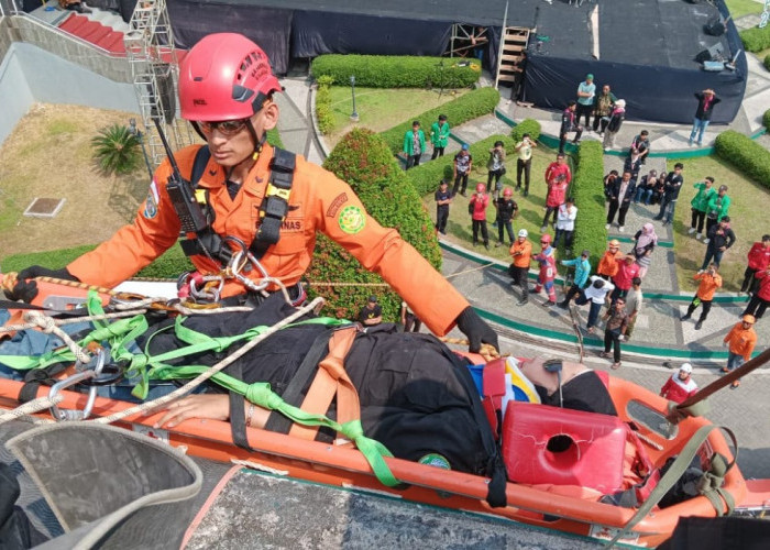Flying Fox UIN Saizu Bermasalah, Mahasiswa Baru Terbentur dari Ketinggian 15 Meter