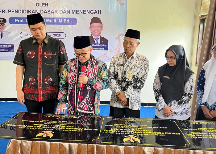 Jepara Kebagian Rp67,9 Miliar Perbaiki 103 Sekolah, SMP 1 Tahunan Merengek ke Mendikdasmen Minta Tambahan 