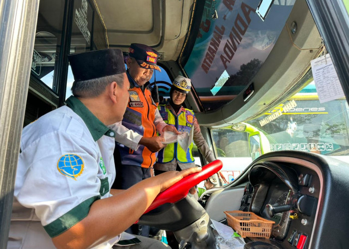 Jelang Operasi Ketupat Candi 2026, Satlantas Polres Grobogan Gelar Ramp Check Bus di Terminal