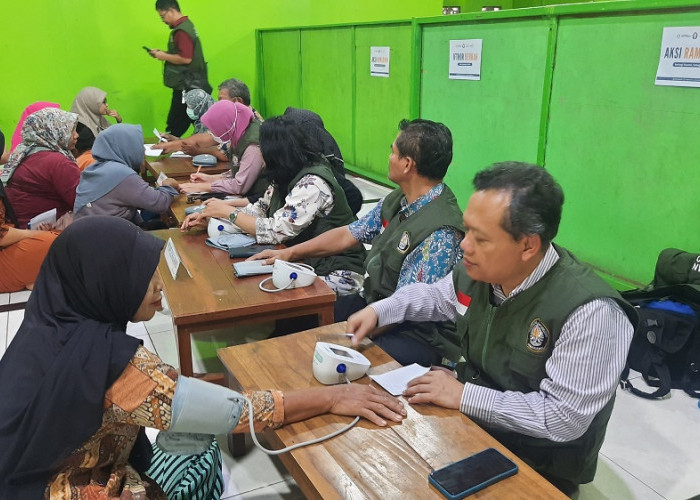 Aksi Ramadan, FK Undip Adakan Pemeriksaan Fisik dan Mental Warga Kampung Nelayan Tambakrejo