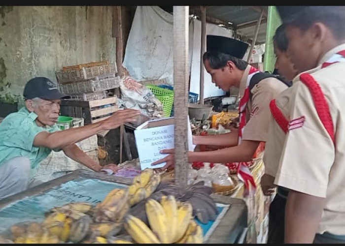 Santri SMP IT Al Azhar Lebaksiu Turun ke Pasar, Galang Donasi Bencana Sumatera