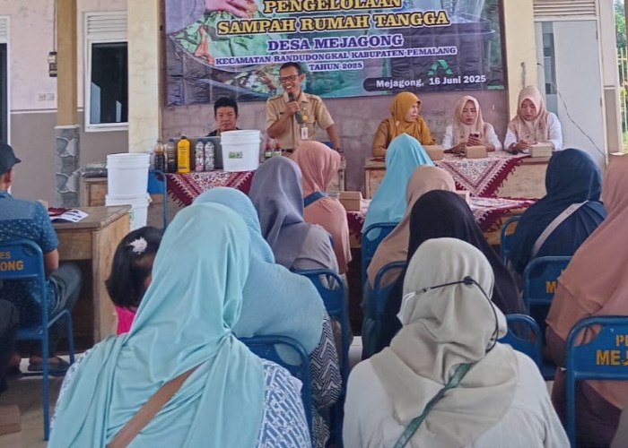 Warga Dilatih Pengelolaan Sampah Rumah Tangga