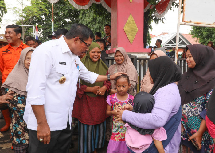 Banjir Brebes, Pemprov Jateng Salurkan Logistik Kebencanaan Rp478 Juta