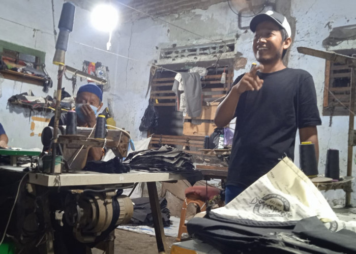 Inspirasi AlCloth Pekalongan, 100 Persen Jual Celana Kanvas lewat Shopee, Produk hingga Papua