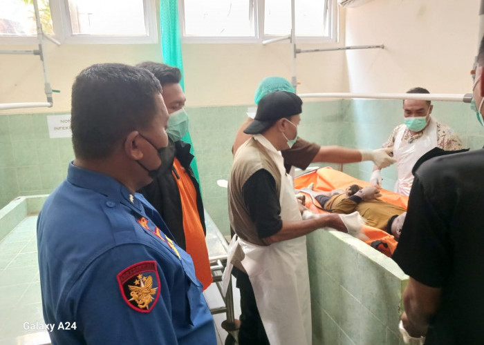 Sehari Hilang, ABK KM Timbul Barokah Ditemukan Meninggal di Kolong TPI Batang