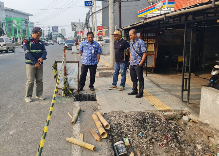 Kepala DPUPR Salatiga Inspeksi Lokasi Proyek Pengendara Scoopy Terperosok, Penyedia Jasa Ditegur Lisan