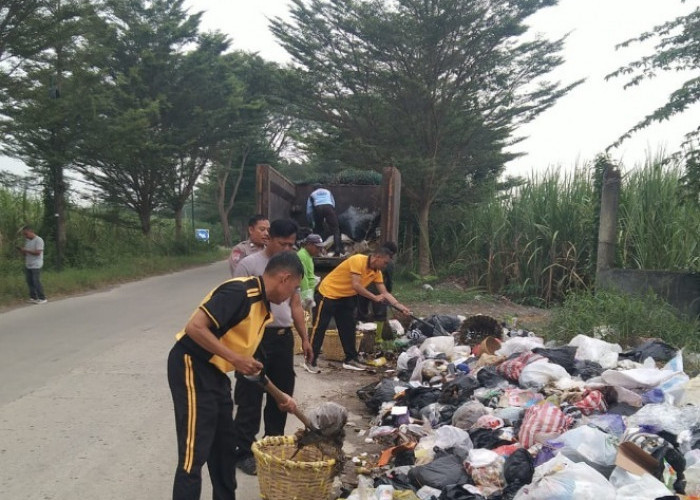Polsek Pangkah Gandeng DLH Tegal Gelar Gerakan Indonesia Asri 