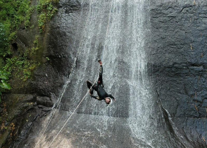 Curug Silancur Tawarkan Sensasi Canyoneering, Wisata Ekstrem Pertama di Kebumen