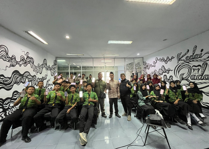 Tingkatkan Keterampilan Media Siswa, SMK Ma'arif NU 03 Larangan Brebes Gandeng Radar Tegal