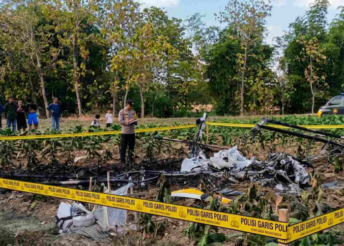 Bangkai Pesawat Capung Jatuh di Blora Belum Dievakuasi, TKP Dijaga Ketat